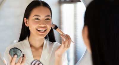 Lorena Álvarez, maquilladora, sobre 
el colorete negro: «Queda muy natural, da mucha 
luminosidad y crea efecto lifting»