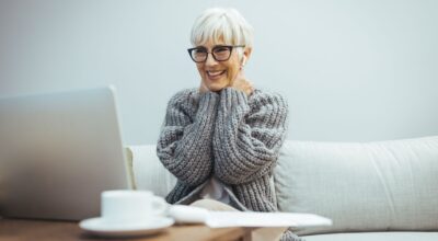 Estos son los 4 cortes de pelo corto que más favorecen y rejuvenecen después de los 70, según una estilista