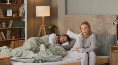 Dormir separados en pareja: 10 motivos por los que tu relación podría ser más sólida que nunca, según los expertos