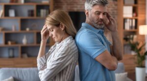 A los 40, el amor ya no es suficiente: 5 silencios invisibles que llevan a algunas mujeres a romper su relación