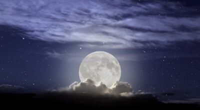 Luna de Esturión 2025: así afectará esta luna llena del 9 de agosto a estos 3 signos (la suerte está de su lado)