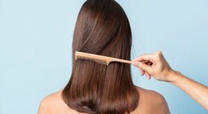 Ni rubio ni moreno: este el color de pelo que arrasará este otoño entre las mujeres de 50 (favorece y aporta mucha luz)