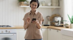 Cambio de hora 2025: cuándo pasamos al horario de invierno en octubre y qué hacer para adaptarse mejor