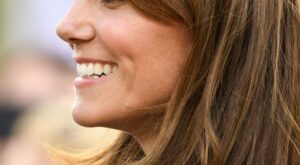 Olvídate de los lunares y del leopardo: este es el estampado tendencia en otoño 2025 (y Kate Middleton lo confirma)