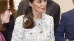 Letizia rescata su chaqueta de tweed elegante en un look otoñal para el Día Mundial de la Investigación en Cáncer