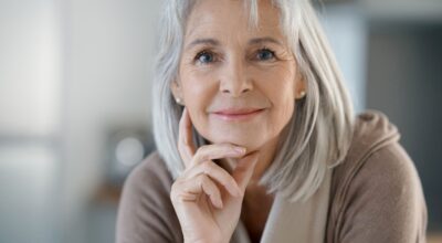Cabello a partir de los 60: estos 2 errores típicos durante el lavado con champú deberían evitarse, según un profesional