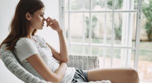 Si alguna de estas 8 experiencias te resulta familiar, tu infancia podría haber sido más difícil de lo que imaginas