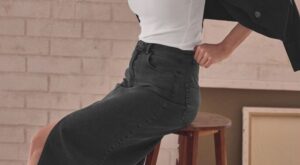 La chaqueta de terciopelo de Lidl que parece de marca y las mujeres de 50 y 60 llevarán en otoño con jeans y botines