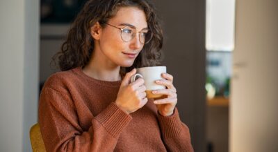 7 conversaciones delicadas que solo las personas más inteligentes emocionalmente saben gestionar, según los expertos