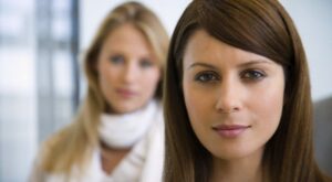 Desenmascara a tus compañeras de trabajo