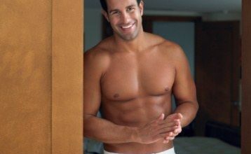 ¿Cómo debe vestir un hombre con mucho músculo?