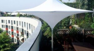 Una sombrilla con iluminación