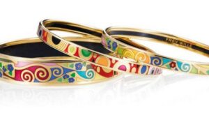 Sorpréndele con un colorido brazalete de Frey Wille