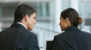 Aumenta un 3% el número de mujeres directivas contratadas