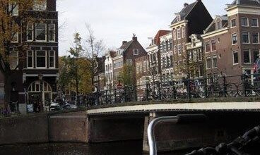 ¡Escápate a Amsterdam por muy poco!