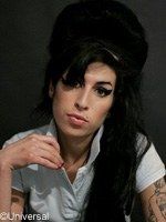 Amy Winehouse cambia de look