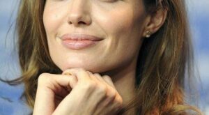 Angelina Jolie se convierte en “Maléfica”