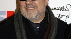 ¿Por qué Pedro Almodóvar no se quita las gafas de sol?