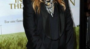 Julia Roberts defiende a las jóvenes estrellas