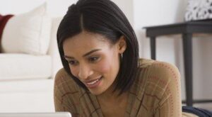 Las mujeres trabajadoras son las que más compran en Internet