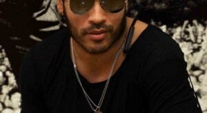 Lenny Kravitz luce cuerpazo