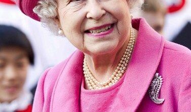 La Reina Isabel, bisabuela por segunda vez