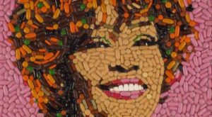 La policía encontró «polvo blanco» en la habitación de Whitney Houston