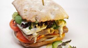 ¡Prueba la deliciosa Greek Club de Home Burguer!