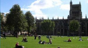 Las mujeres son las que más solicitan los cursos de idiomas en el extranjero