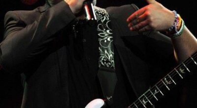 Alejandro Sanz regala su guitarra