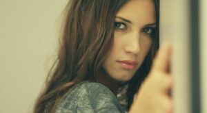 India Martínez presenta «Hoy», el vídeo en acústico de su nuevo sencillo