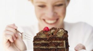 La Confitería Marqués ofrece tartas artesanas sin alérgenos