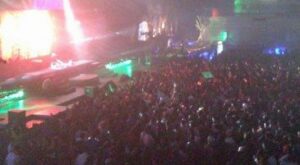 Fallecen tres chicas por avalancha en una macrofiesta de Halloween