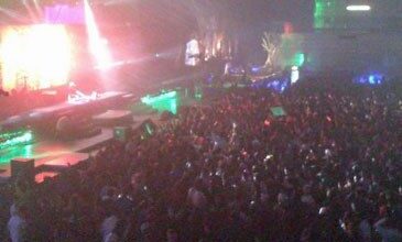 Fallecen tres chicas por avalancha en una macrofiesta de Halloween