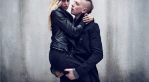 Alice Dellal, imagen de la colección Divided Grey de H&M