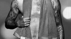 David Beckham vuelve a posar en calzoncillos para H&M