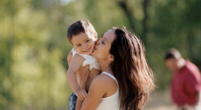 La crisis retrasa la maternidad