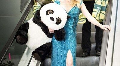 Naomi Watts es la estrella de esta Navidad