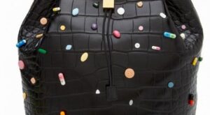 Las gemelas Olsen colaboran con Damien Hirst