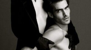 Jon Kortajarena, al desnudo