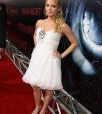 Brittany Snow con unos Jimmy Choo