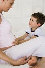 Explicar la llegada de un bebé a tu hijo