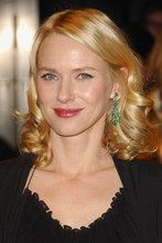 Naomi Watts con pendientes Boucheron