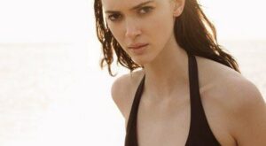 Mykini de Women’s Secret con joyas de Helena Rohner