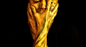 La maquilladora Emma Allen se transforma a sí misma en la Copa del Mundo