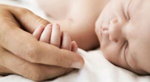 El Ministerio de Justicia busca una solución para los bebés de vientre de alquiler