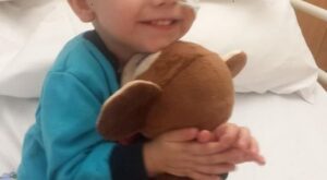 La historia de un pequeño luchador: un bebé de 18 meses se cura de 27 tumores