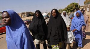 De su hogar al infierno: mujeres que tratan de cruzar la frontera, convertidas en víctimas de la prostitución