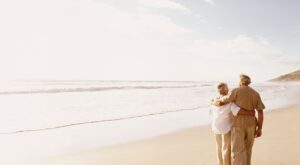 Amor verdadero: una pareja casada desde hace 62 años toma su último aliento cogidos de la mano