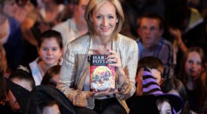 La campaña #escribescomounamujer desmorona los clichés de la literatura femenina